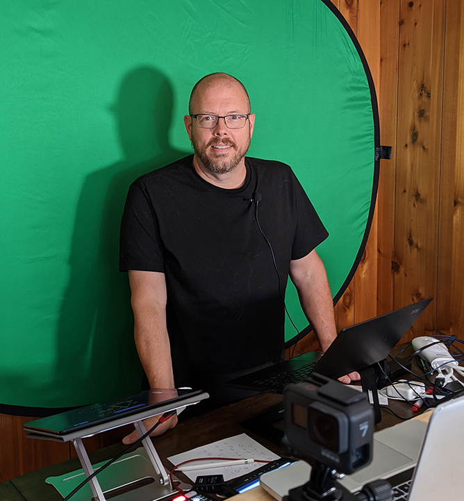 Norm Krumpe in the home studio he shares with Jane Keiser (image courtesy Krumpe).
