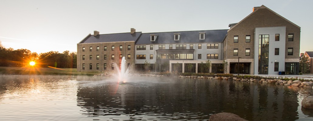 Beechwoods Hall with fountain