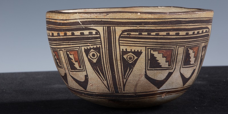 A native ceramic pot featured on the virtual museum site