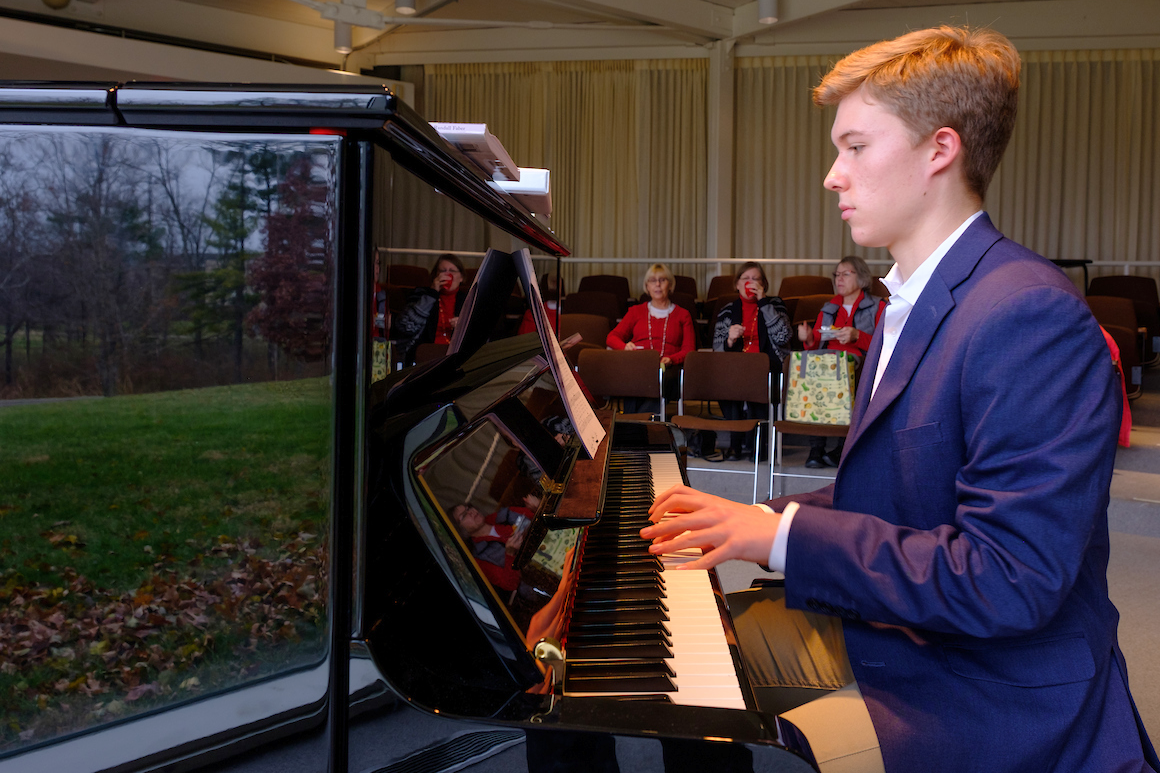 Jens Bartel at the piano