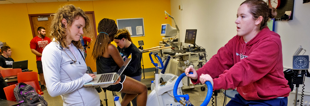 Students in a lab in the department of kinesiology and health