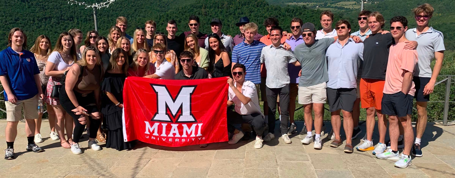  Students in Italy with Miami flag