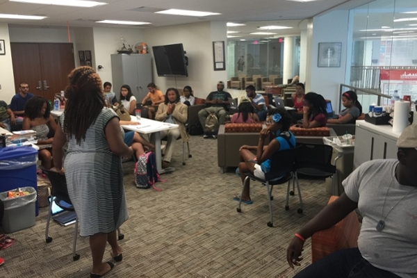 Kia Nalls from Career Services facilitating a Career Fair Prep session in the ODA’s Cultural Center