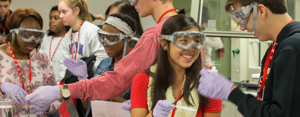 Students work in a chemistry lab