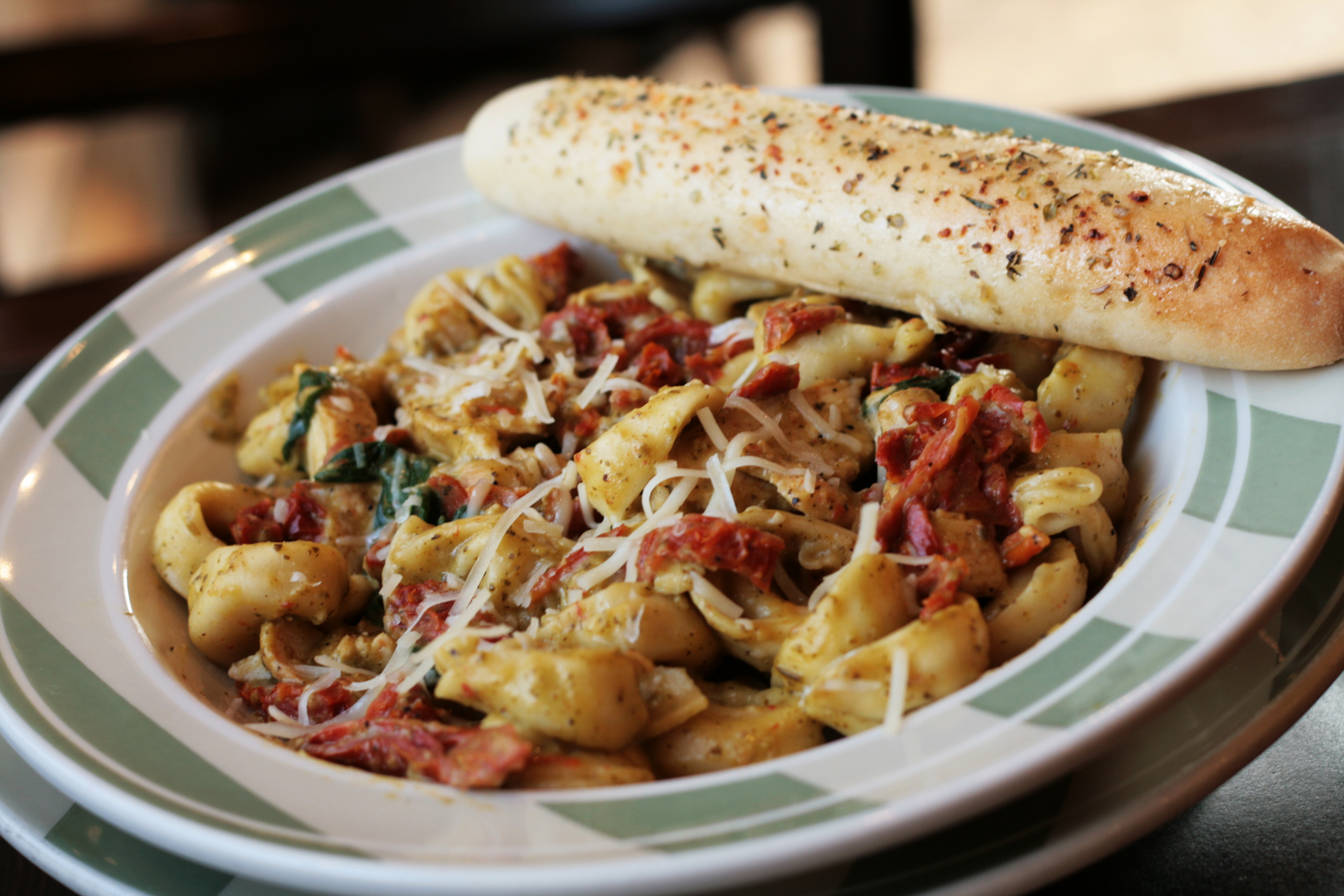 A photo of chicken pesto tortellini.