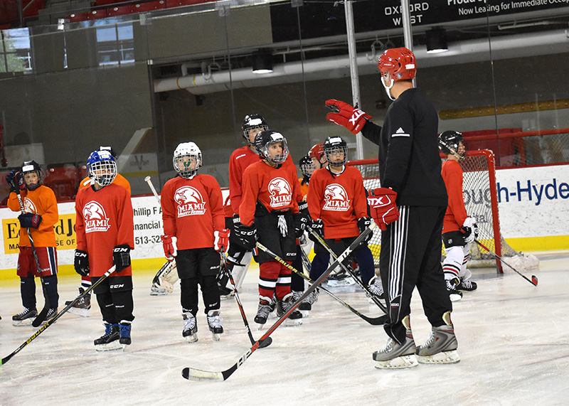 Hockey school at Goggin