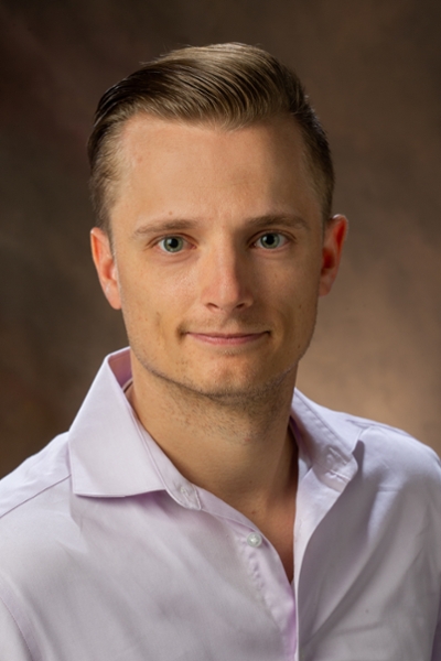 Dr. Oliver Knabe