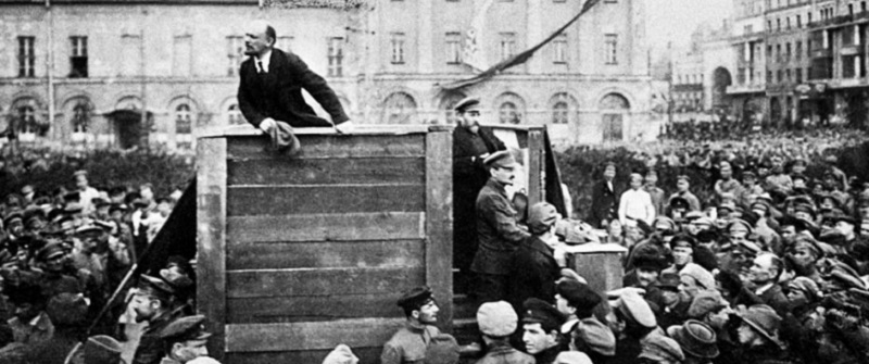  1917 Lenin addresses the crowd