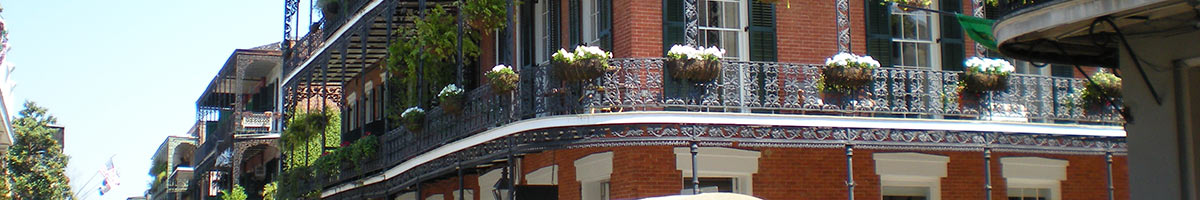 buildings in the french quarter of new orleans