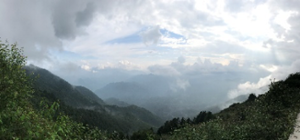 Panoramic view of the mountaintops at 神农架
