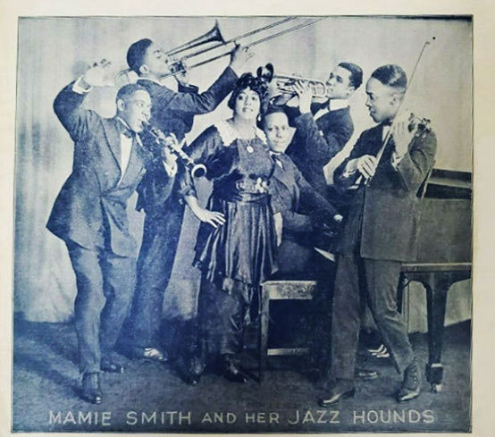 Mamie Smith and band
