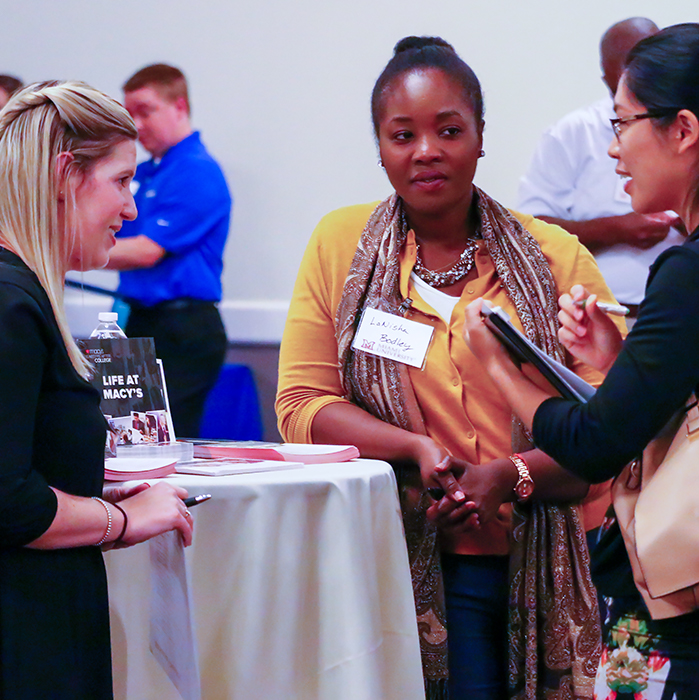 Students networking at the Diversity & Inclusion Networking Event