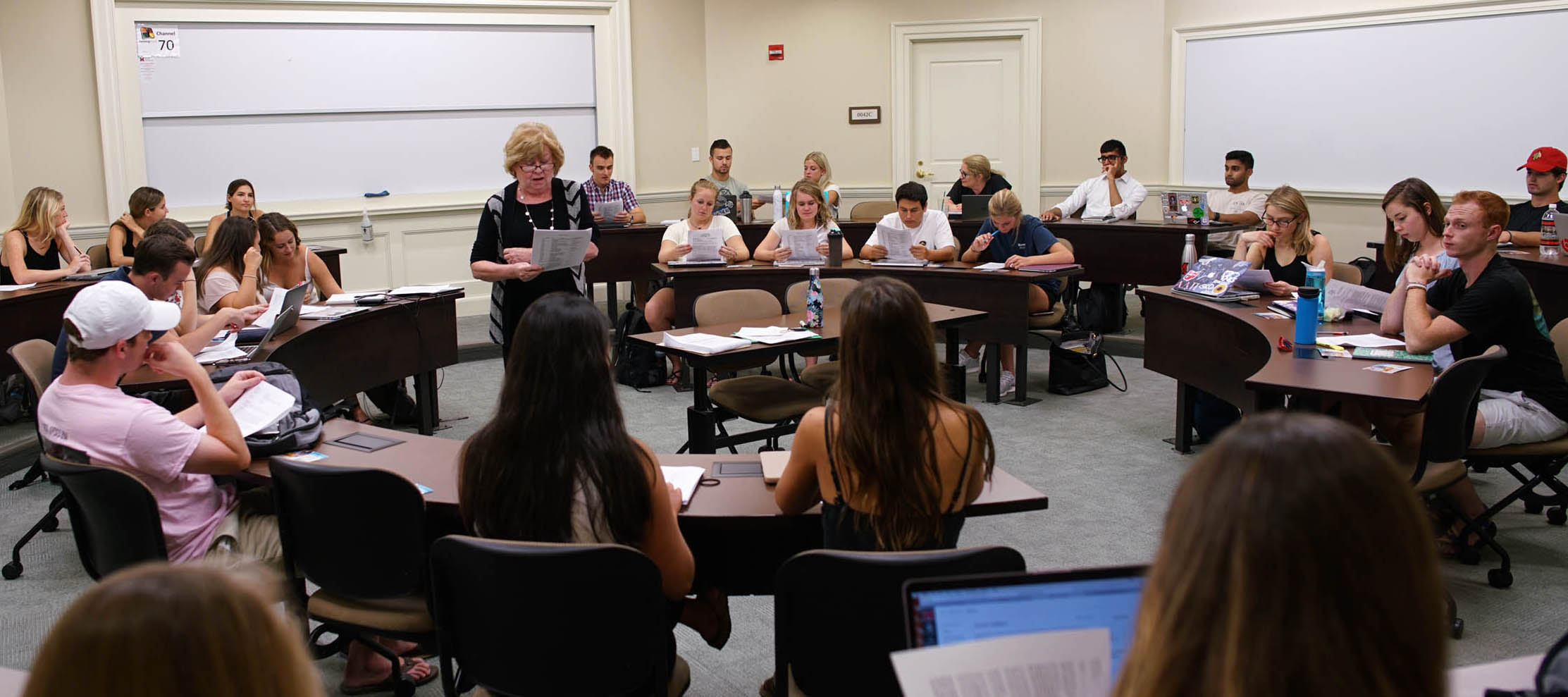  Jan Taylor instructs students about marketing