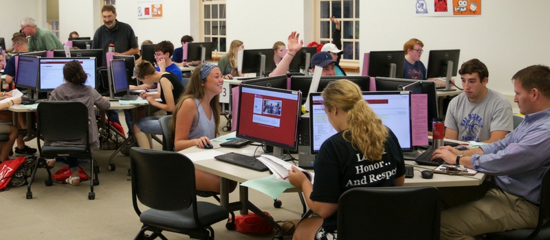 Miami students studying in computer lab